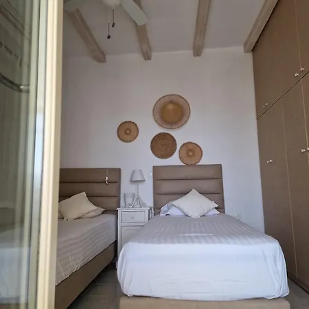 Nafsika Paros * Logaras